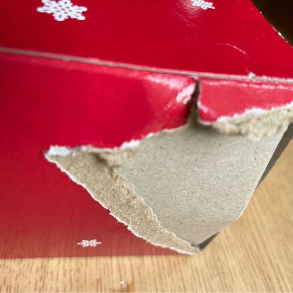 2013 holiday Barbie - Picture 4 of 4